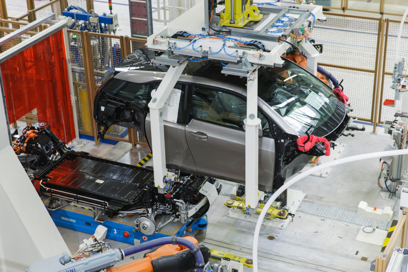 Illustration for article titled The First Volume Produced Carbon Fiber Cars Are Ready At BMW